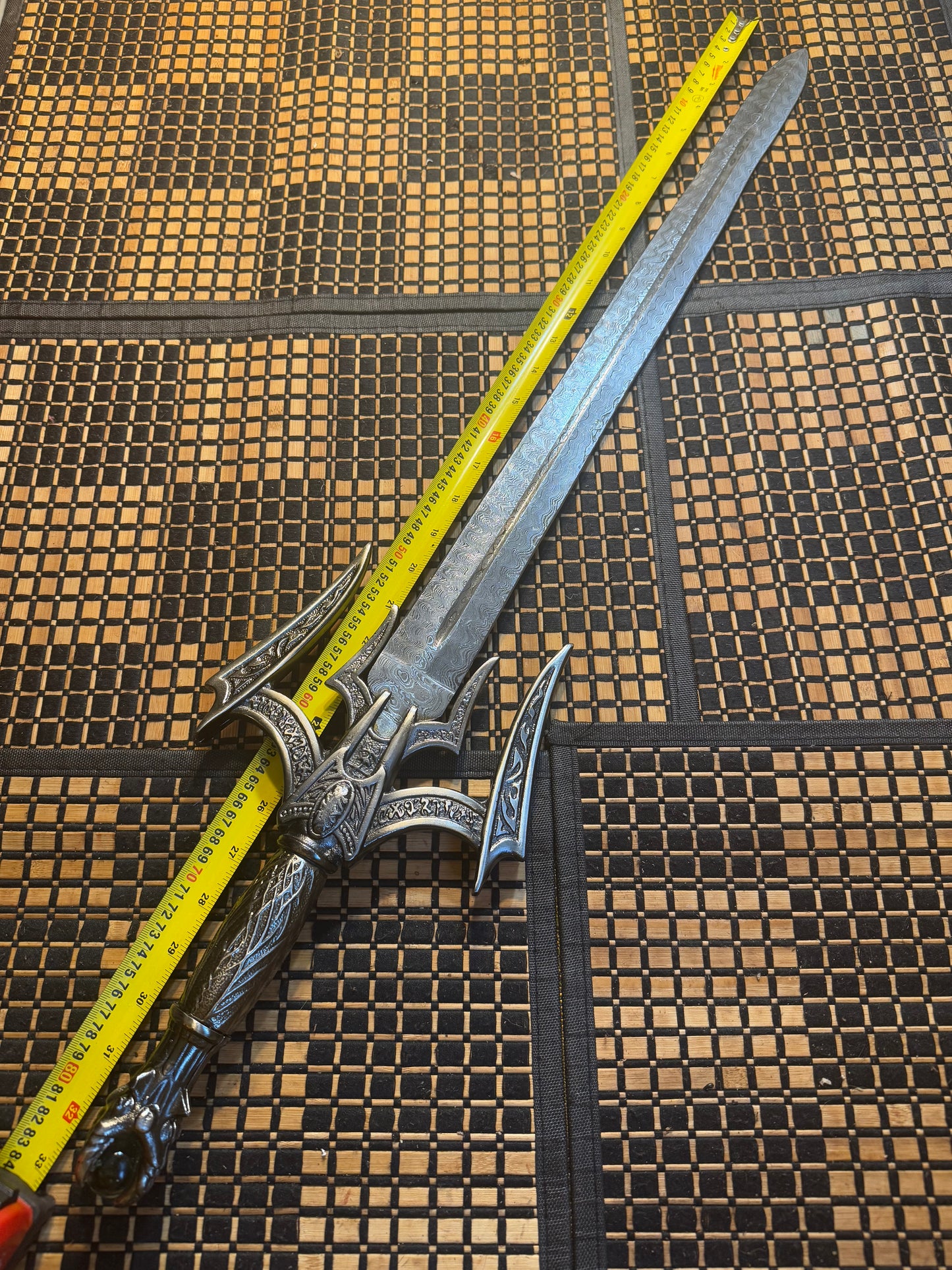Damascus sword