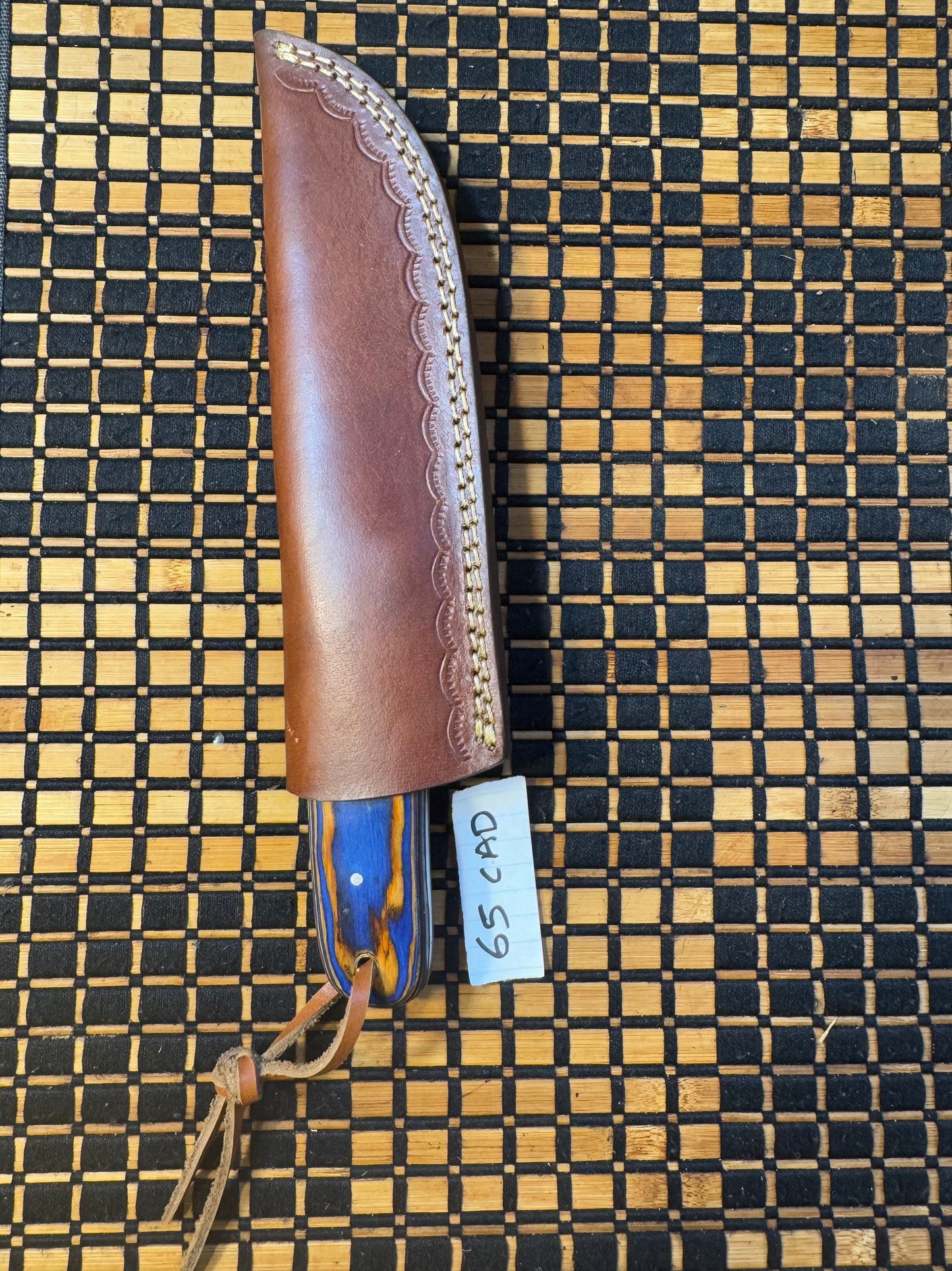 Damascus blade , Pakka handle