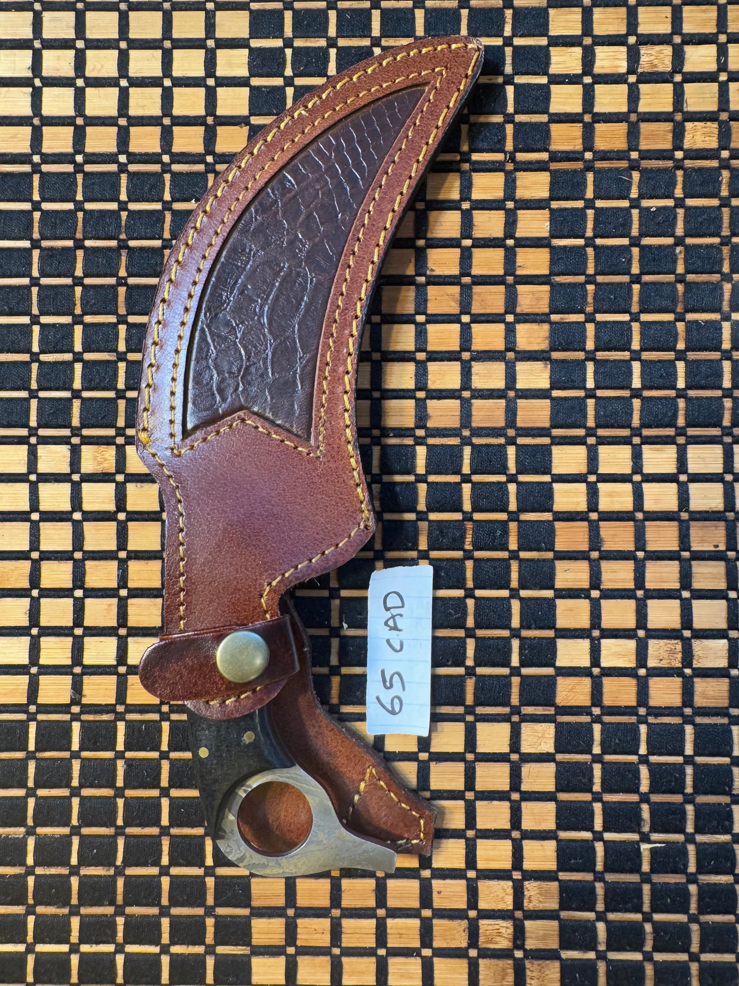 Karambit with micarta handle