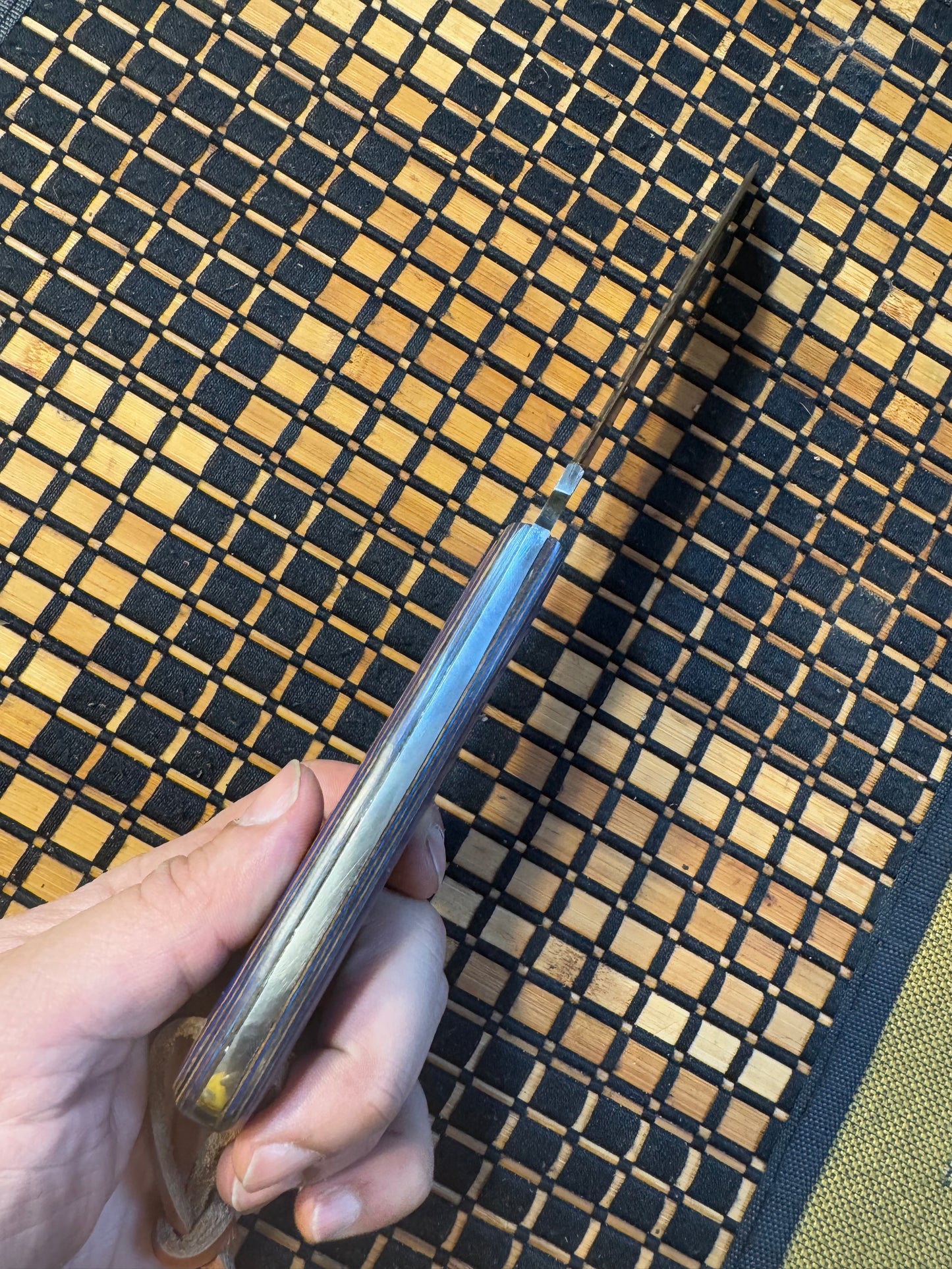 Damascus blade , Pakka handle
