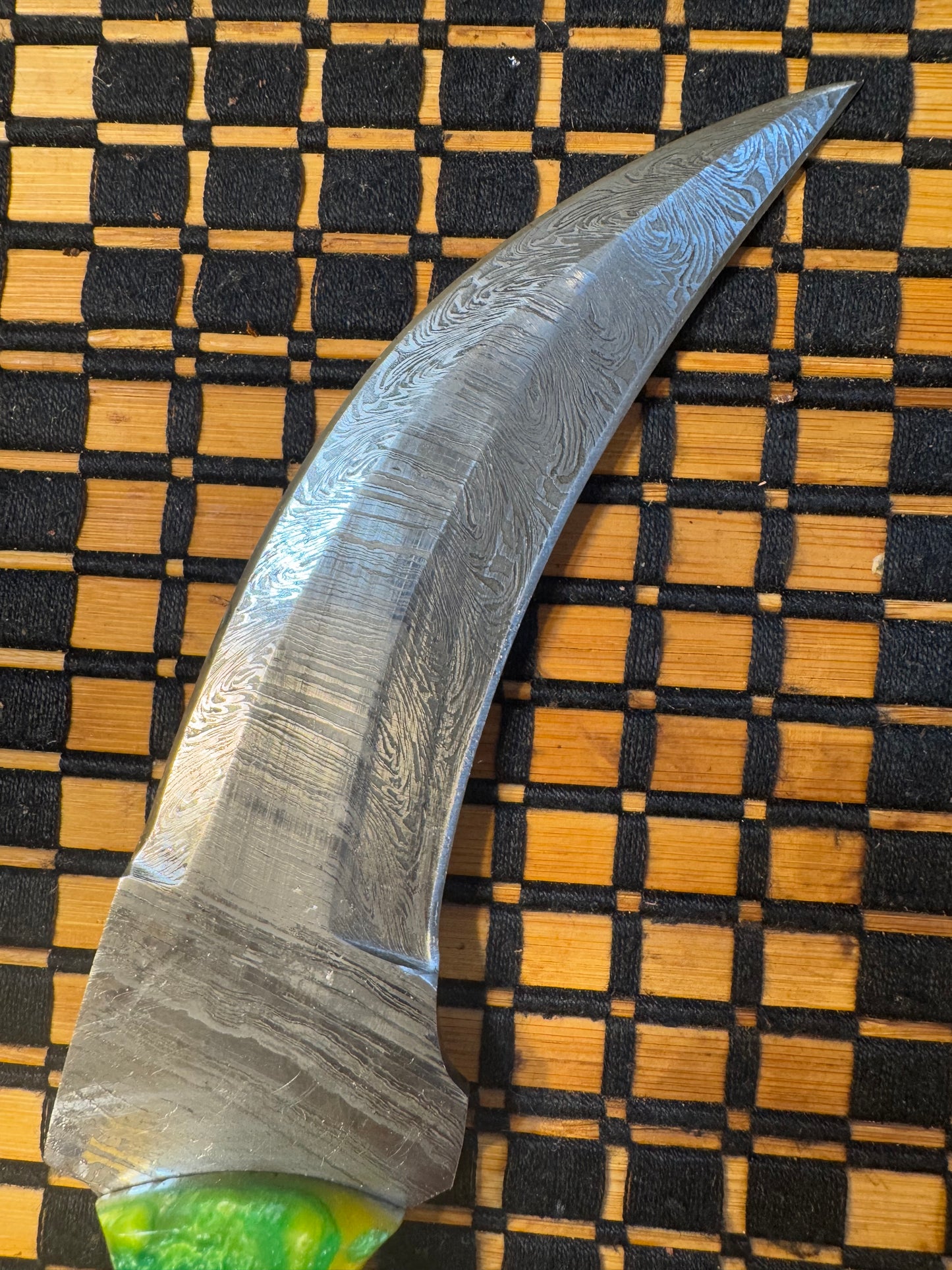 Damascus full tang karambit