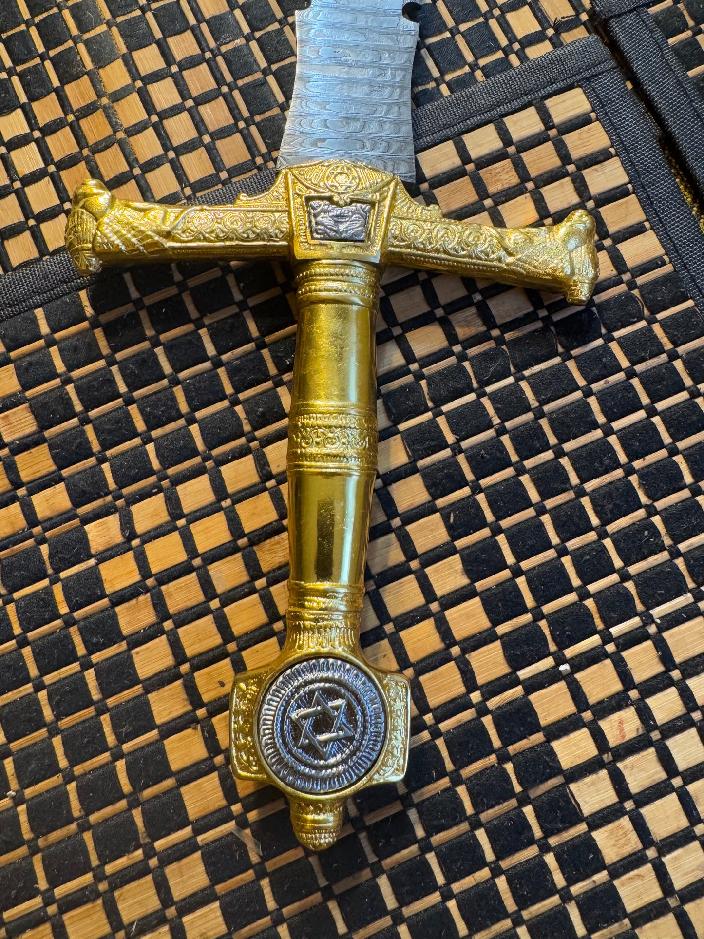Damascus sword