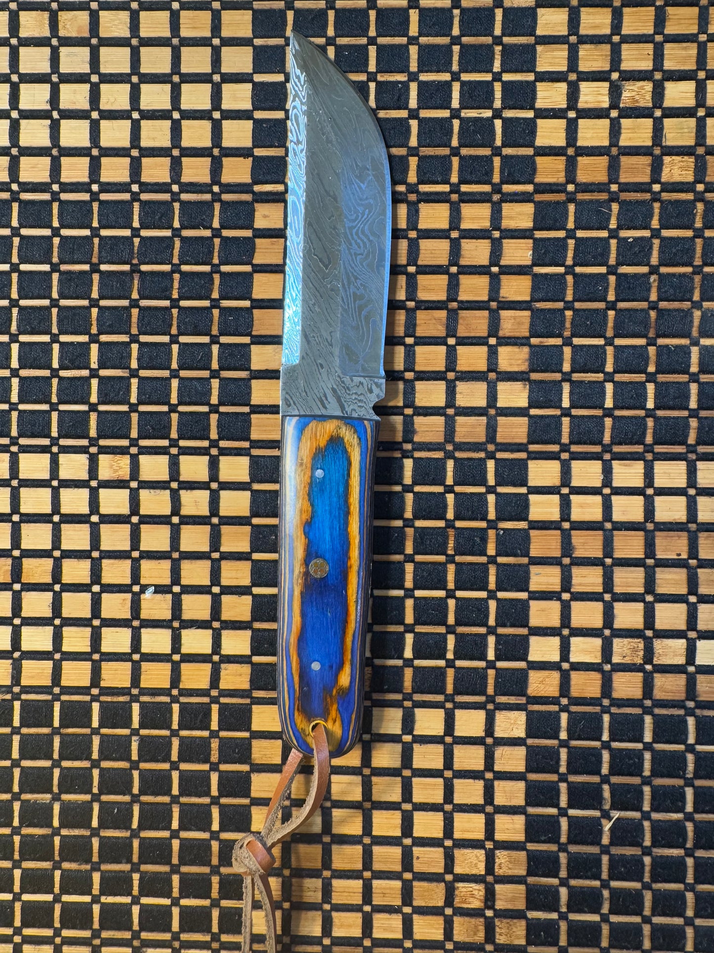 Damascus blade , Pakka handle