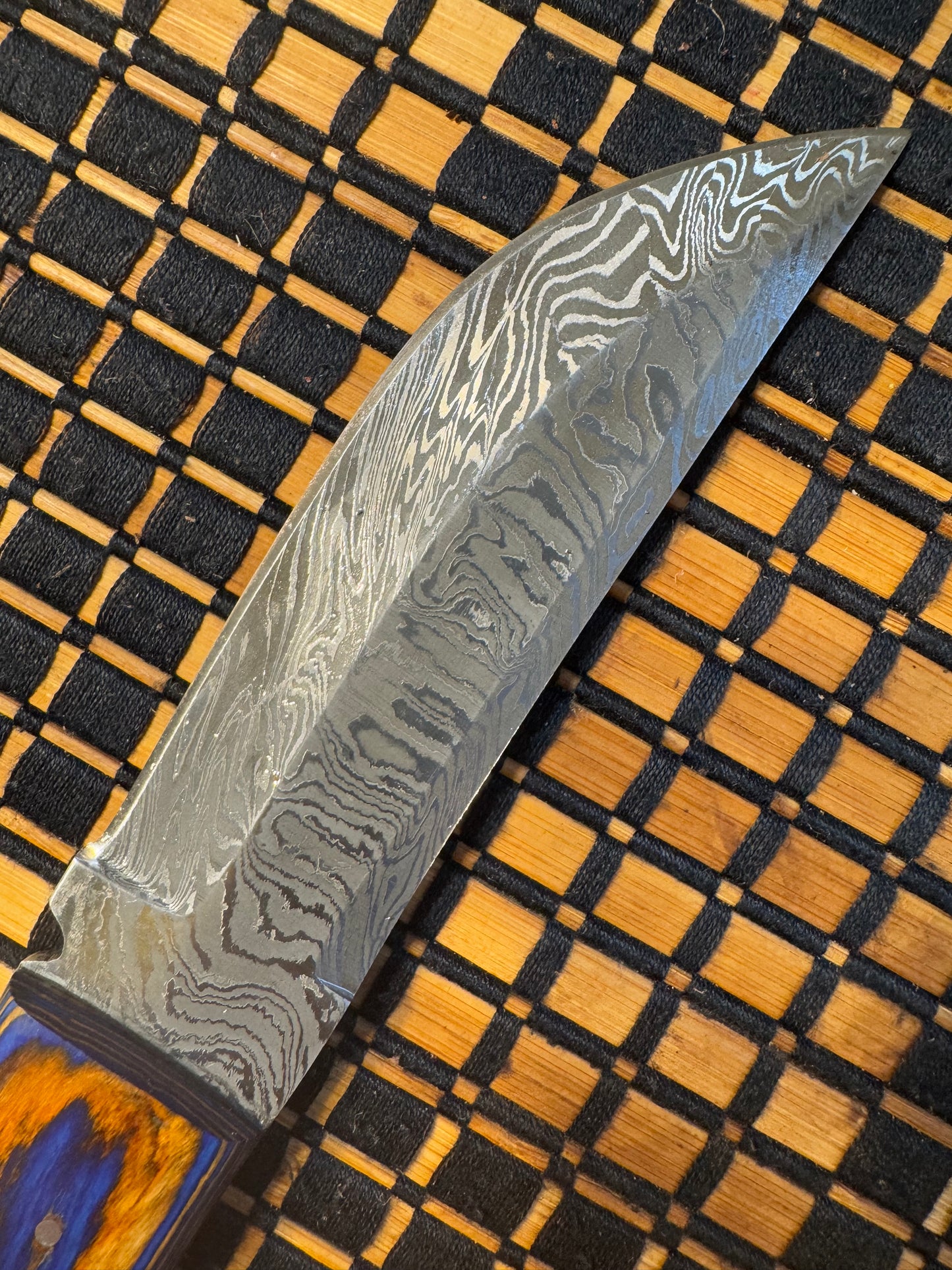 Damascus blade , Pakka handle