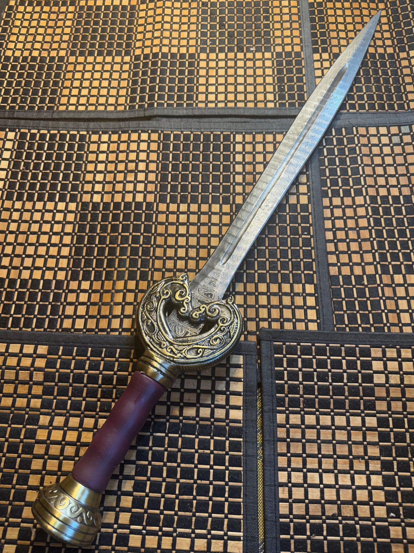 Damascus sword