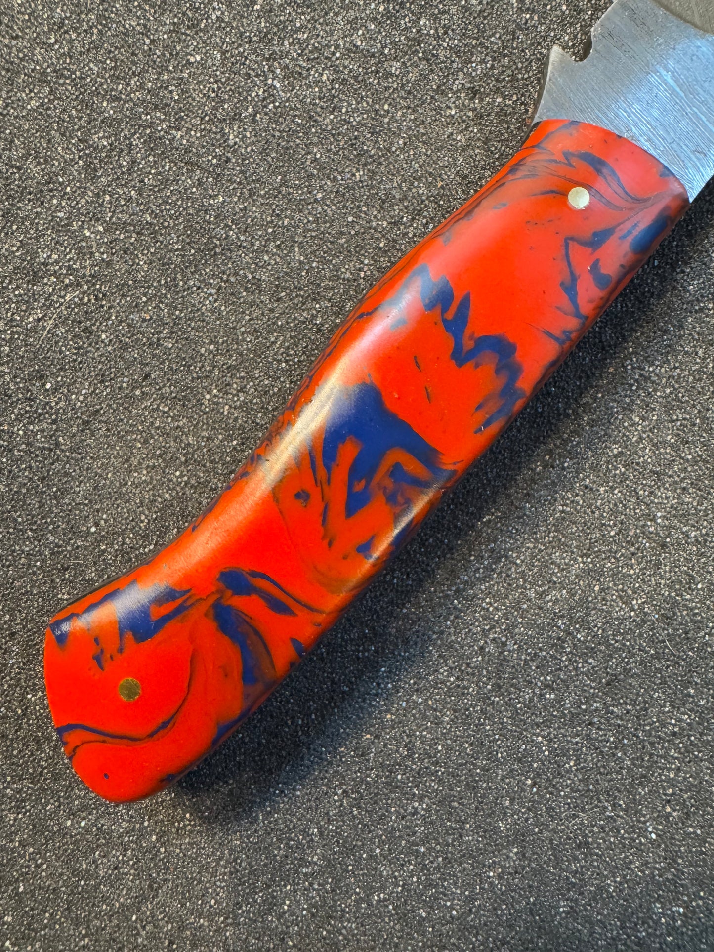 Raisen handle with horizontal sheath