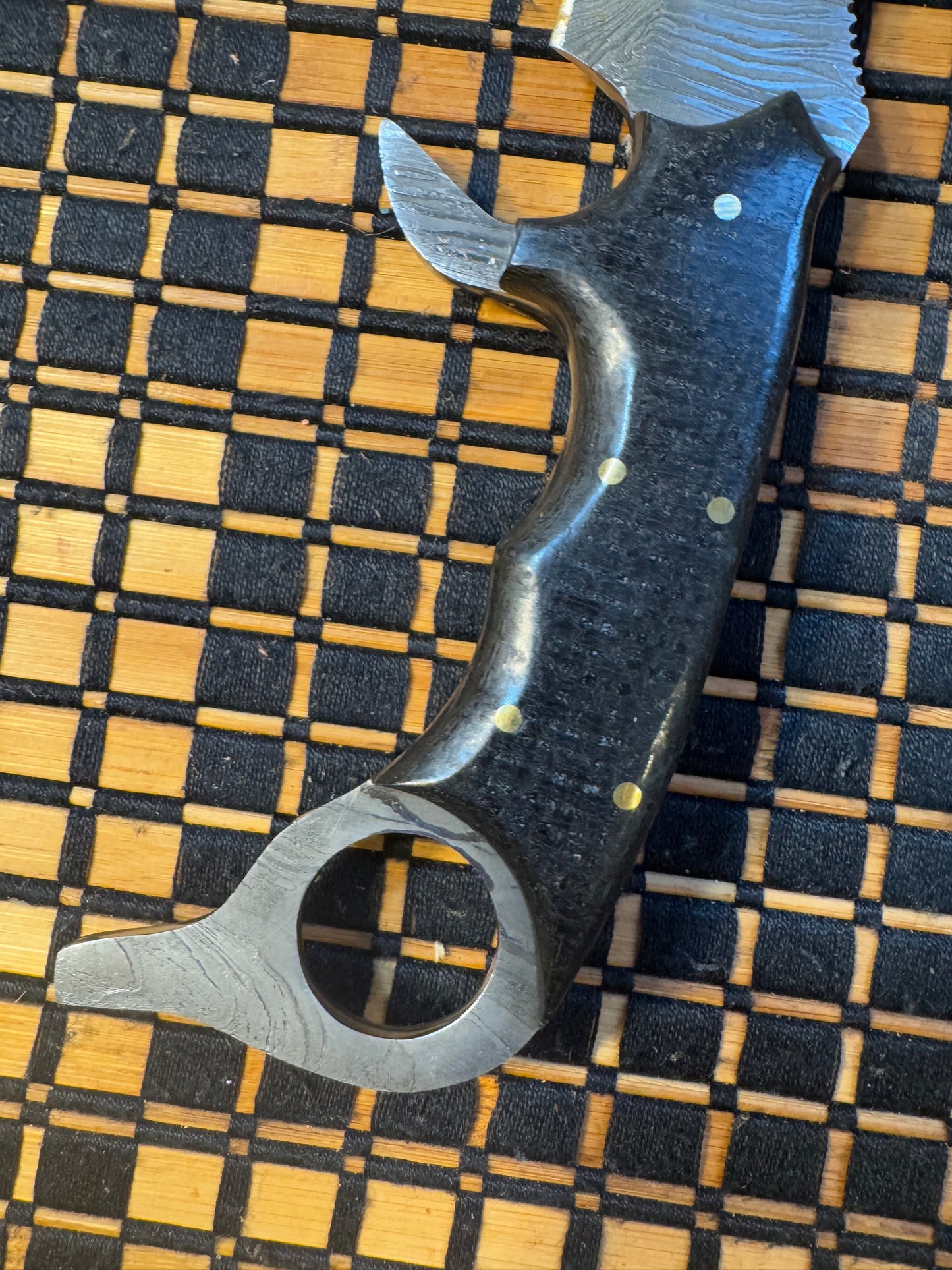 Karambit with micarta handle