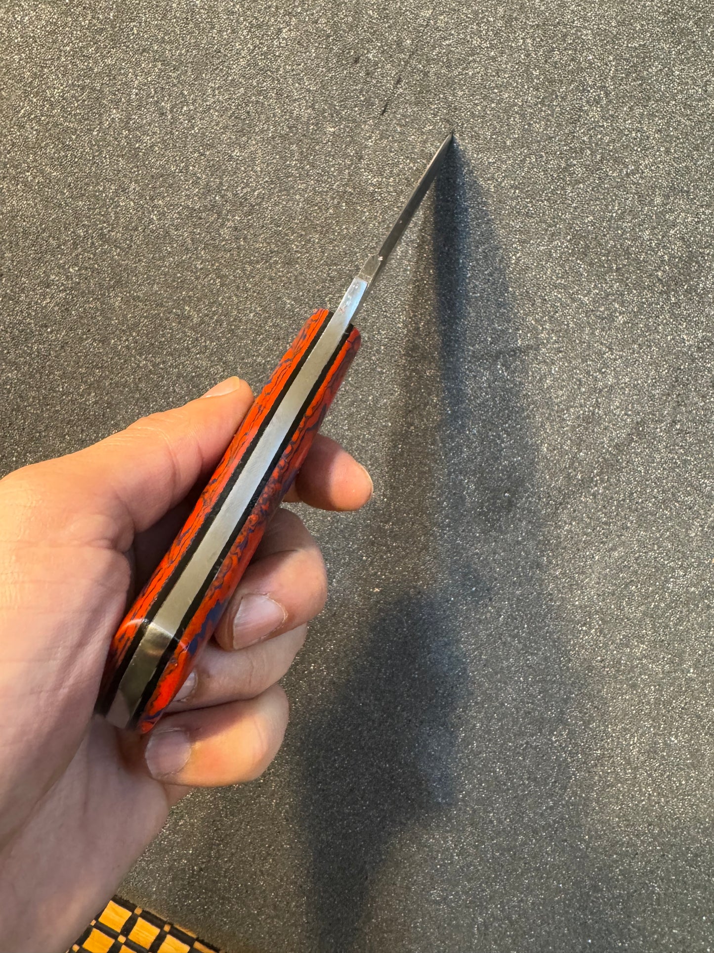 Raisen handle with horizontal sheath