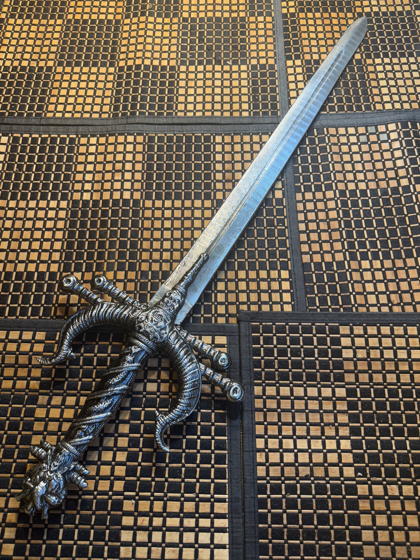 Damascus sword
