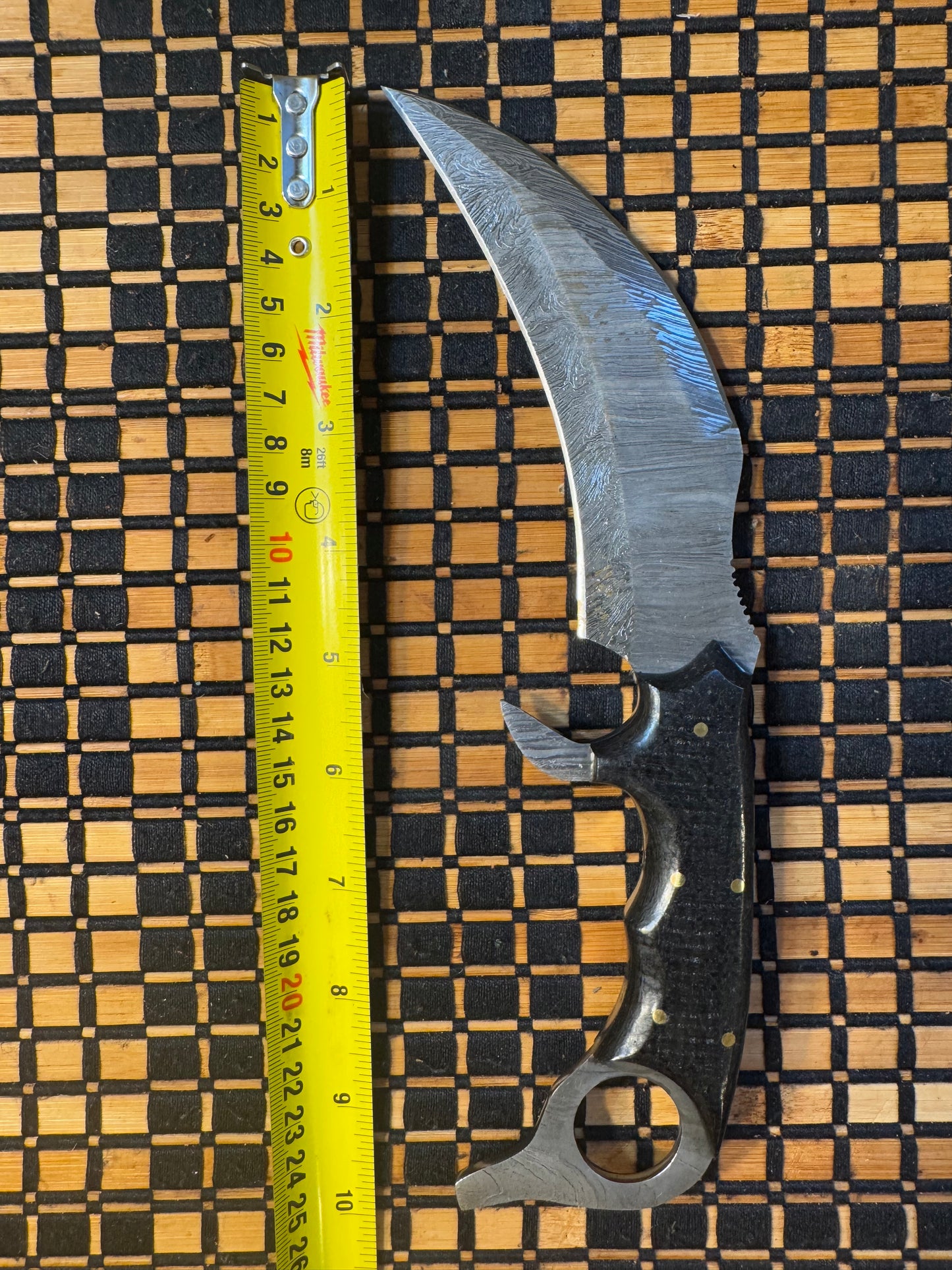 Karambit with micarta handle