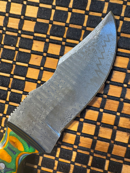 Damascus knife with leather sheath
