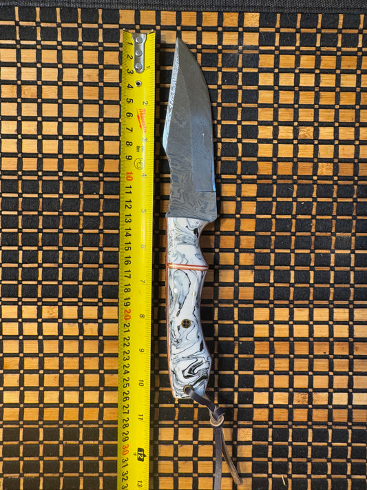 Damascus knife with leather sheath